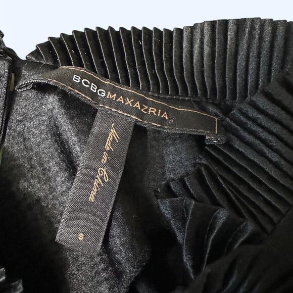 BCBGMAXAZRIA Vintage-Inspired Pleated Black Silk Blouse – Sz S - Picture 5 of 7